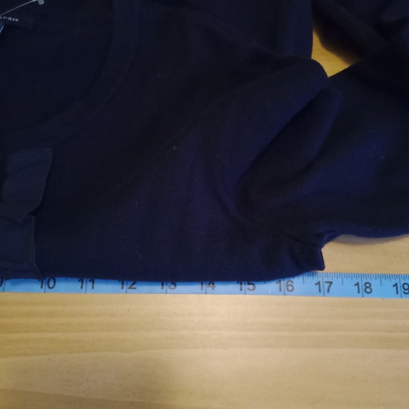 TOMMY HILFIGER 90's button-down cardigan with tuxedo front ruffle - Picture 9 of 10